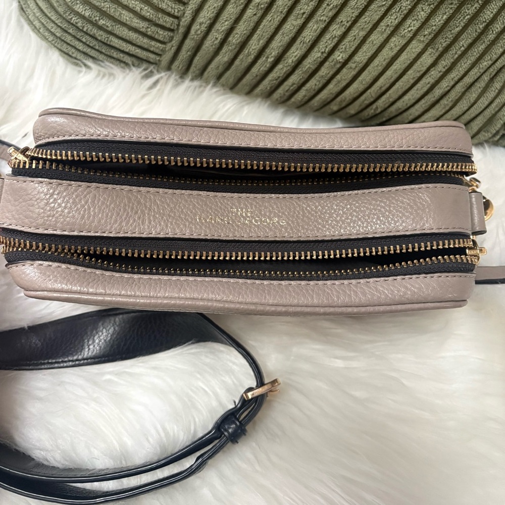 Marc Jacobs Taupe and Black Crossbody Bag - Picture 3 of 8